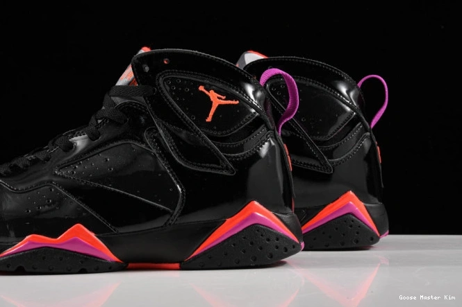 313358-006 Air 7 Black Retro Jordan Patent 0614